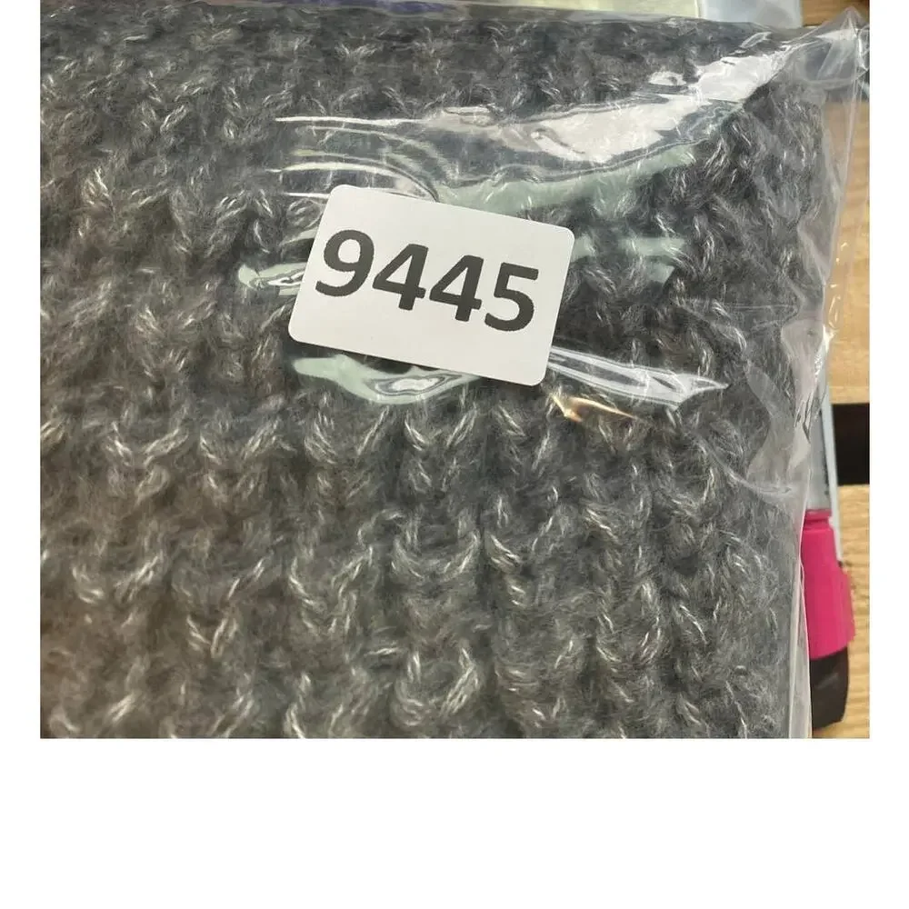 Aeropostale Gray Infinity Knit Scarf 100% Acrylic 9